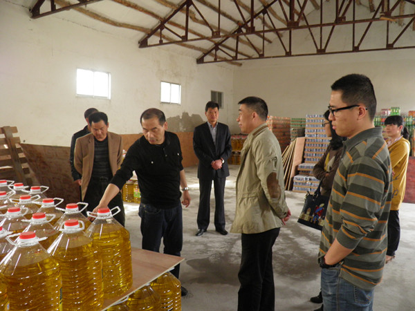 省國資委第二監事會辦事處王正發一行到固鎮縣公司調研指導工作